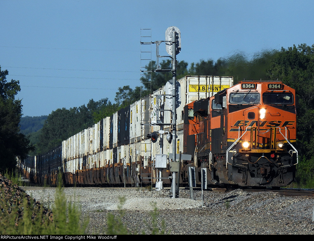 BNSF 8364